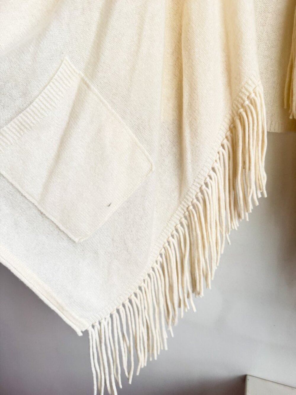 Neiman Marcus 100% Cashmere Fringe Detail Cardigan NWT L - Picture 3 of 7